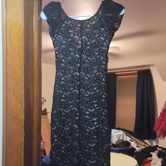 Trixxi Black Lace Dress with Nude Slip attached - Picture 5 of 10